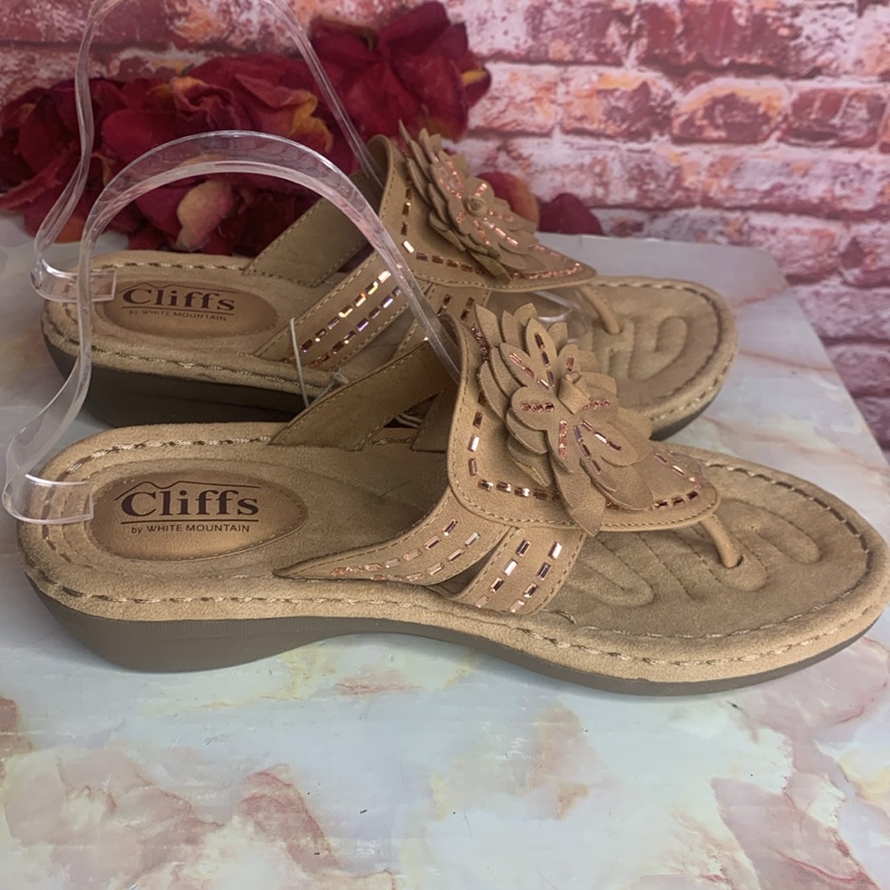 Cliff's by White Mountain Tan and Pink Beaded Floral Cupcake Comfort Wed… - Picture 7 of 13